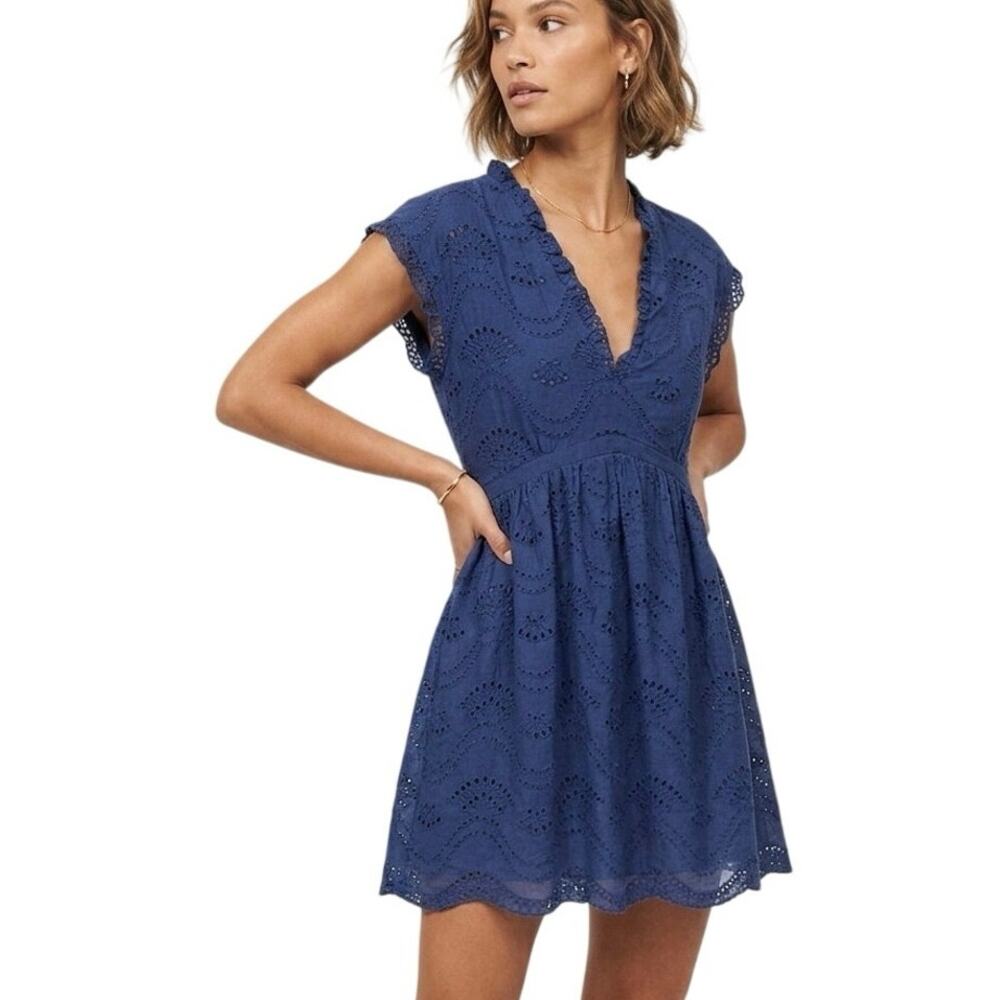 Serie Suncoo Navy Eyelet Lace Dress